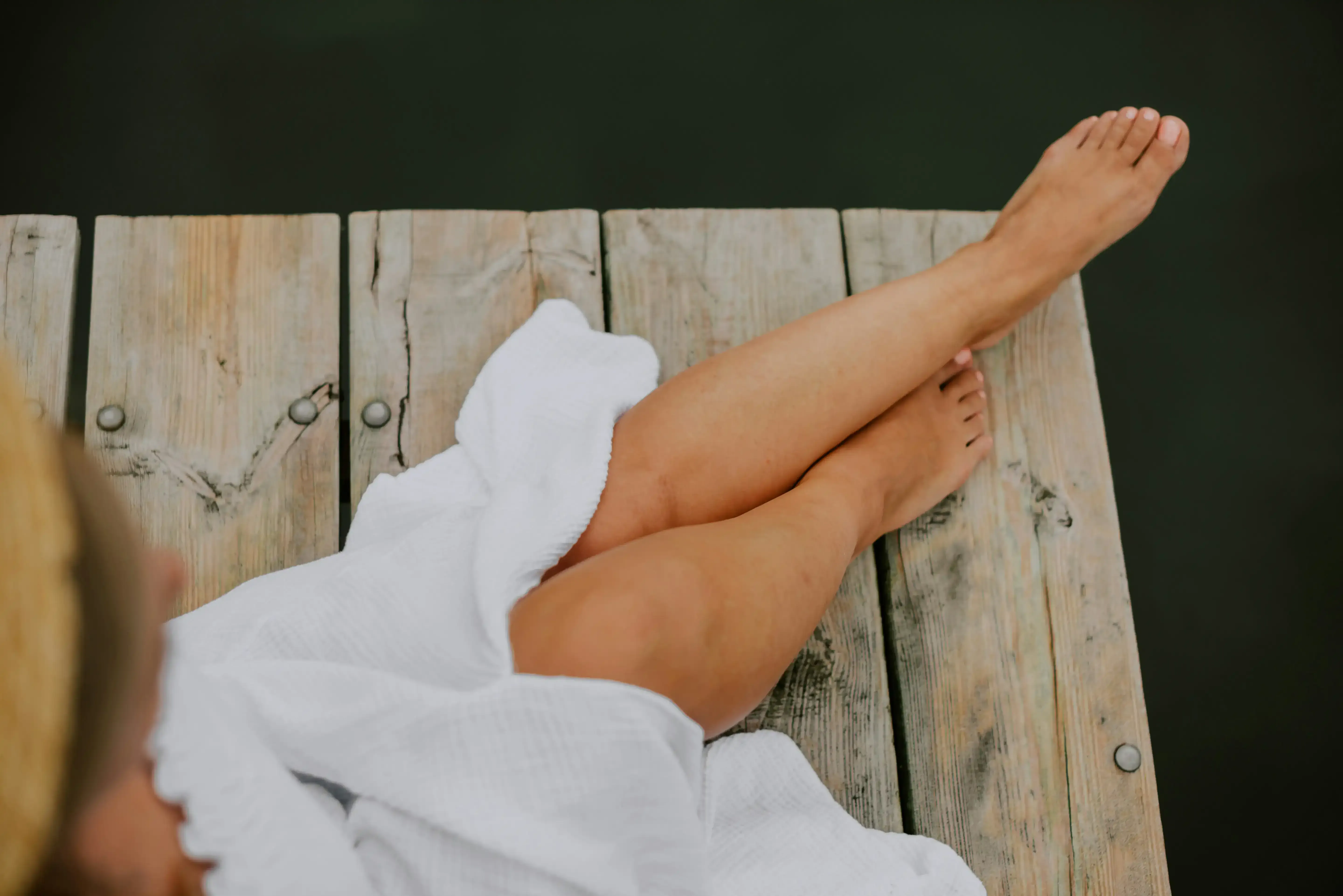 Jambes lisses et détendues — forfaits épilation pour un résultat durable