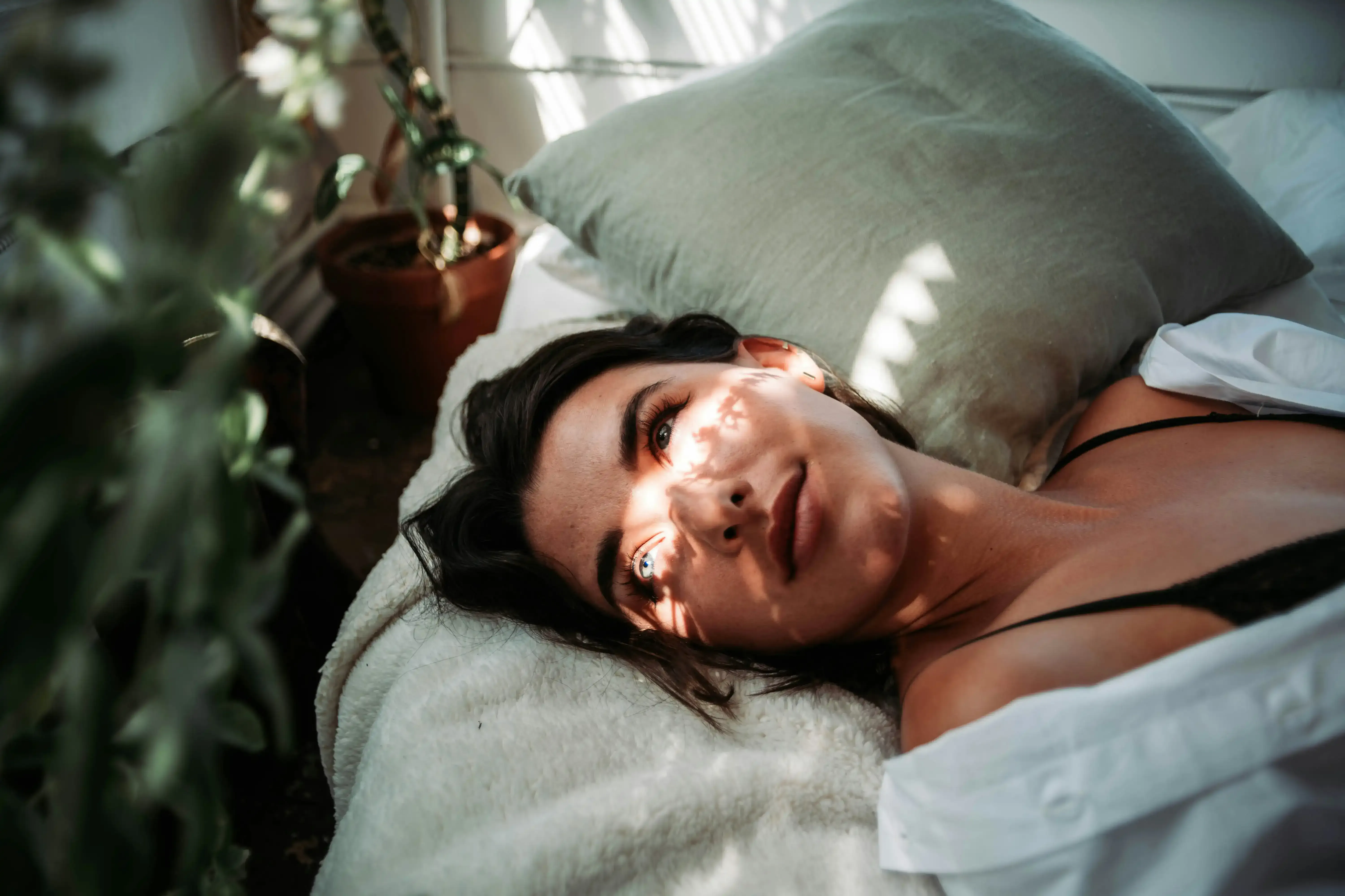 Moment de détente et de soin à domicile — ambiance douce et naturelle
